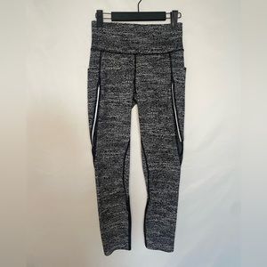 Lululemon Black and White Leggings with Back Pocket